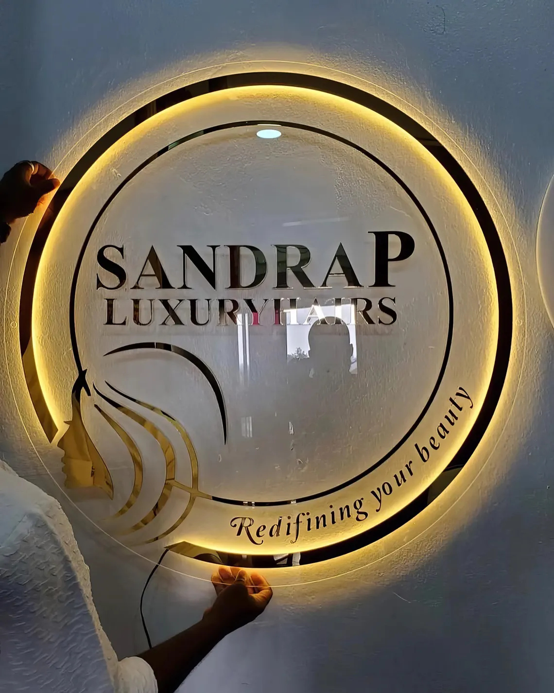 Papan Logo LED Custom, Papan R - Hair Care Logo ulasan dan harga